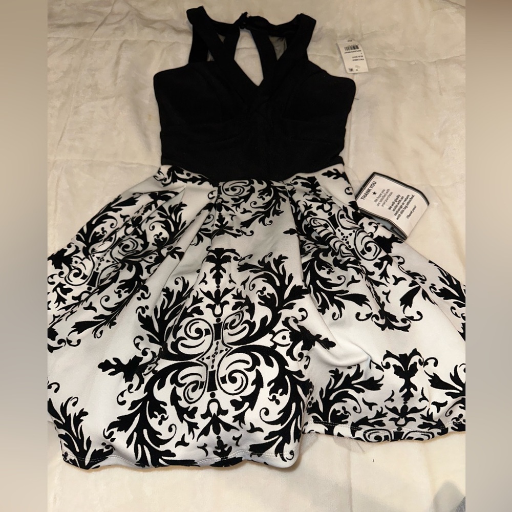 Macys black and white dress size 1